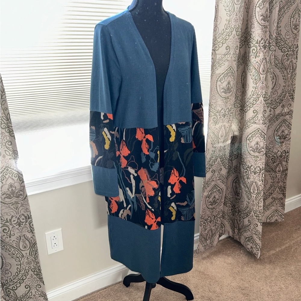 Worn once. Avenue Long Open Front Cardigan 18/20